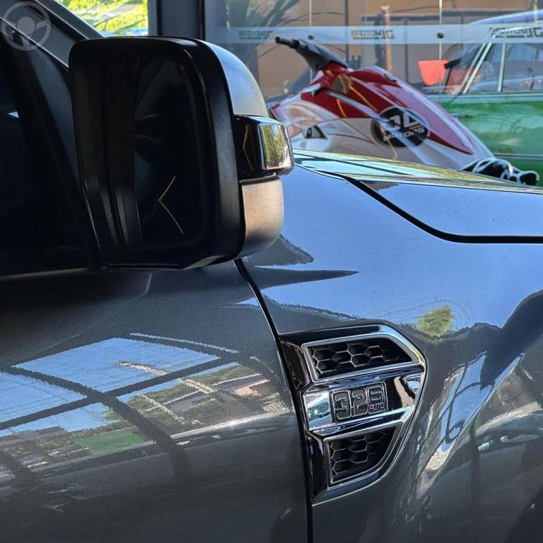 FORD - RANGER - 2021/2022 - CINZA - R$ 153.800,00