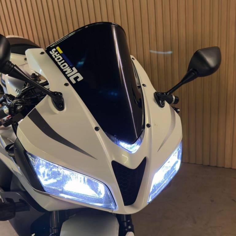 HONDA - CBR 600RR - 2007/2007 - BRANCA - R$ 40.800,00