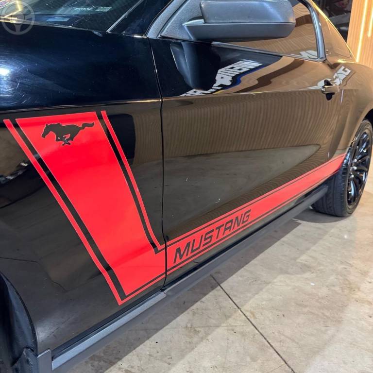 FORD - MUSTANG 3.7 COUPE V6 24V 2P MANUAL - 2011/2012 - PRETA - R$ 245.800,00
