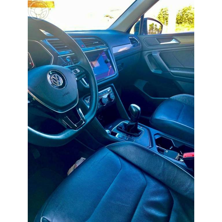 VOLKSWAGEN - TIGUAN - 2019/2020 - PRETA - R$ 146.000,00