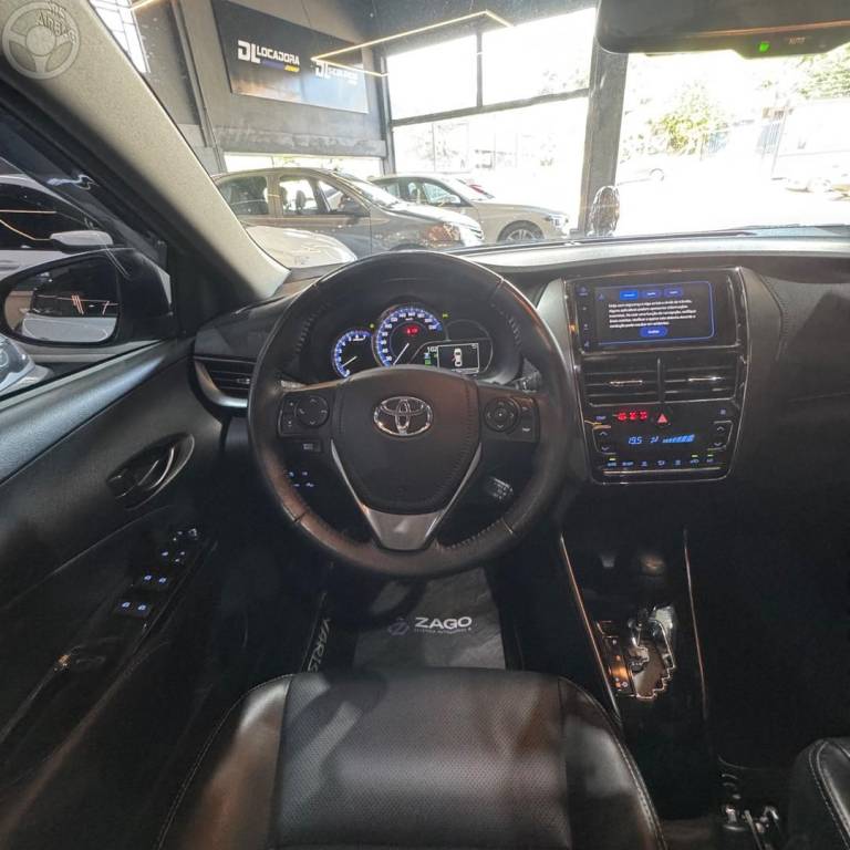 TOYOTA - YARIS 1.5 XLS CONNECT 16V FLEX 4P AUTOMATICO - 2022/2023 - PRATA - R$ 105.800,00