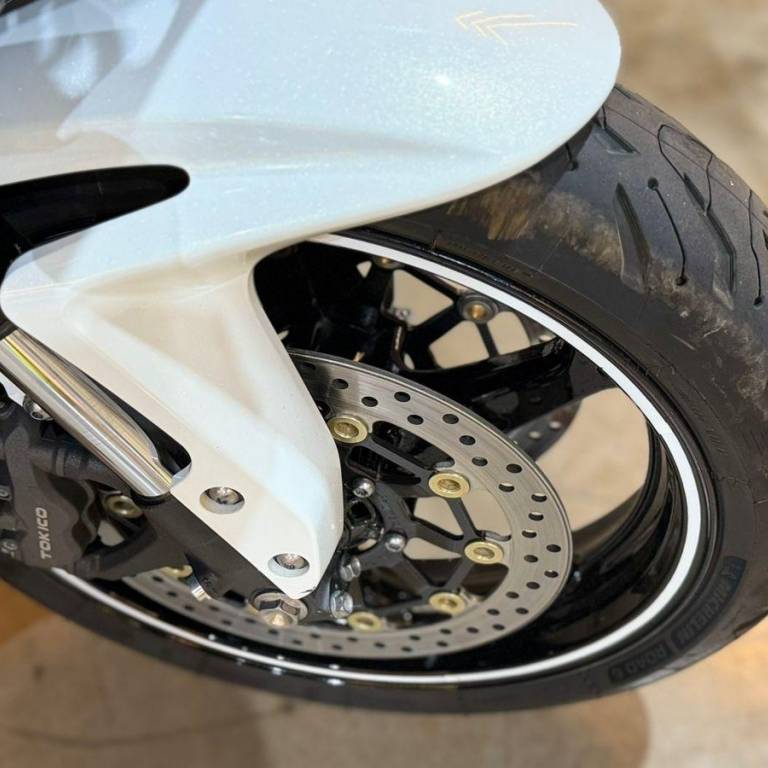 HONDA - CBR 600RR - 2007/2007 - BRANCA - R$ 40.800,00