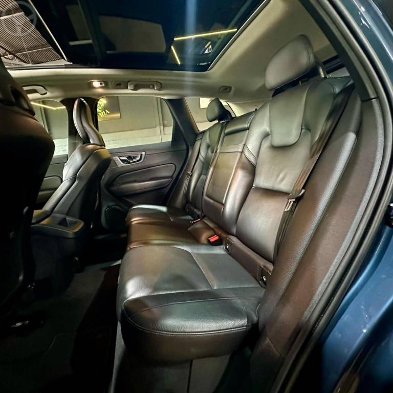 VOLVO - XC60 2.0 T5 MOMENTUM 4P AUTOMATICO - 2018/2019 - AZUL - R$ 172.800,00