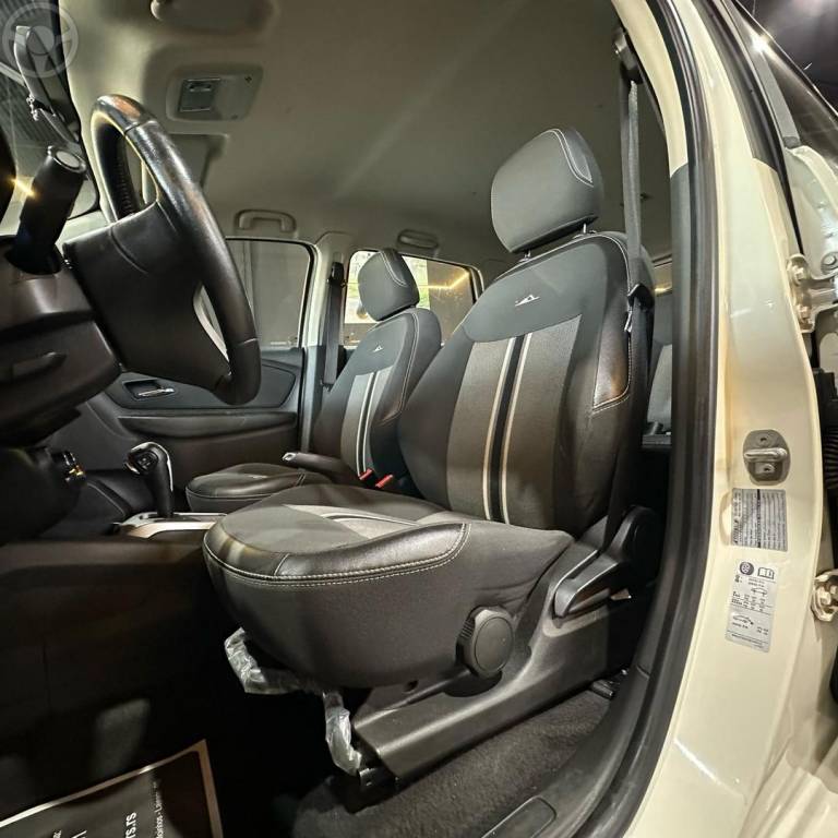 CHEVROLET - SPIN - 2016/2016 - BRANCA - R$ 62.800,00