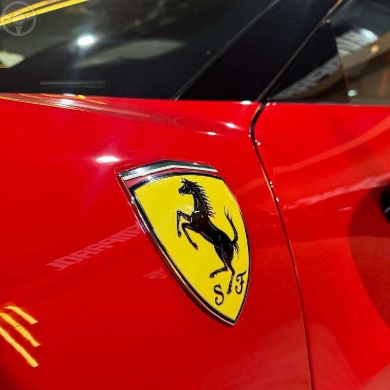 FERRARI - FF - 2025/2025 - VERMELHA - R$ 3.999.800,00