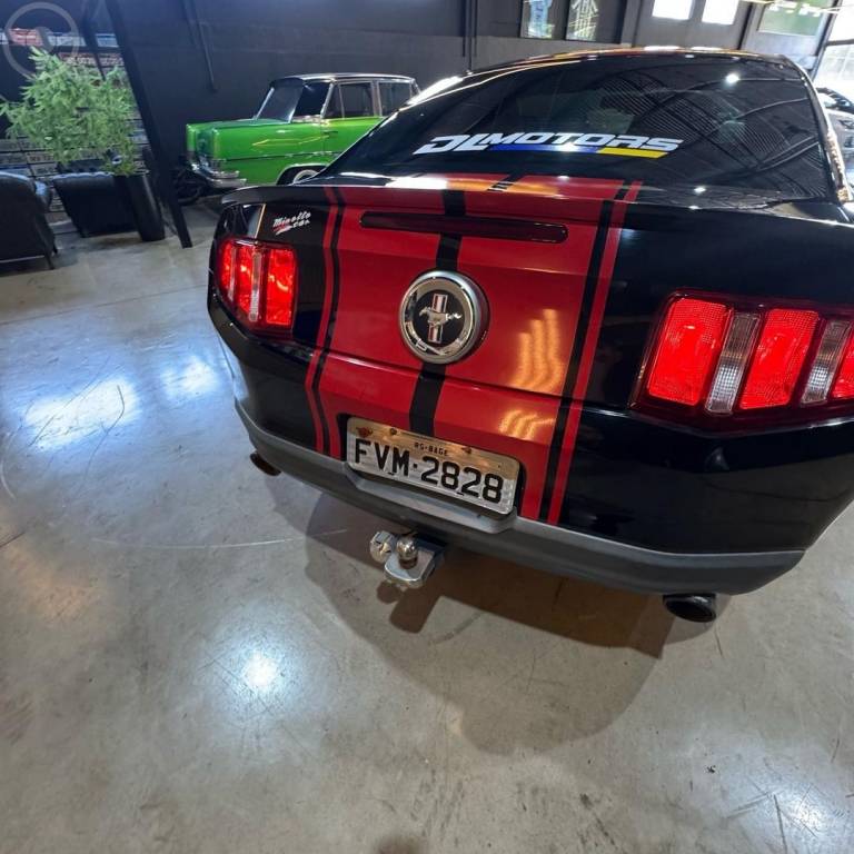 FORD - MUSTANG 3.7 COUPE V6 24V 2P MANUAL - 2011/2012 - PRETA - R$ 245.800,00