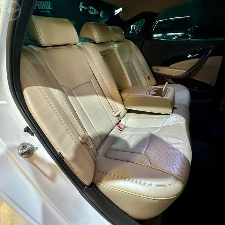 HYUNDAI - AZERA - 2013/2014 - BRANCA - R$ 79.800,00