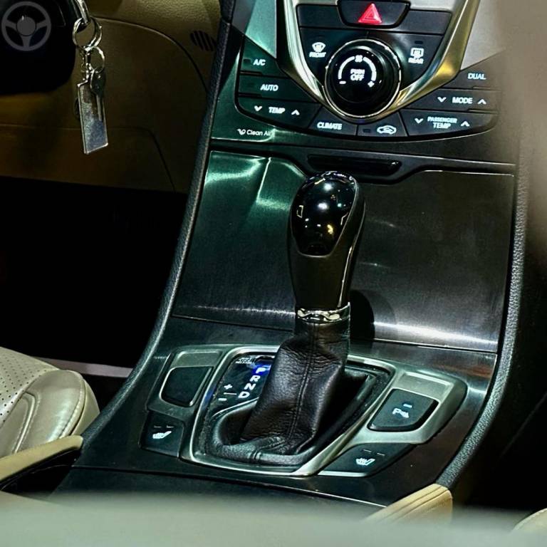 HYUNDAI - AZERA - 2013/2014 - BRANCA - R$ 79.800,00