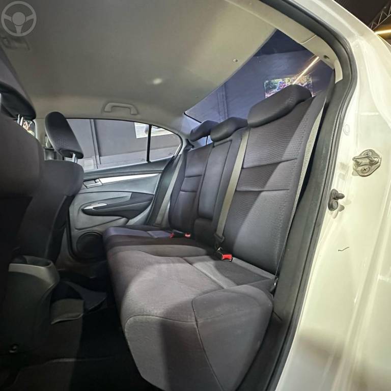 HONDA - CITY - 2012/2012 - BRANCA - R$ 55.800,00